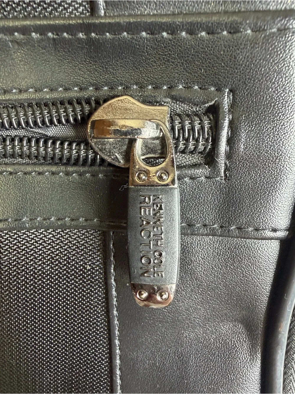 Kenneth Cole Black Business Briefcase with Shoulder Strap R-Tech